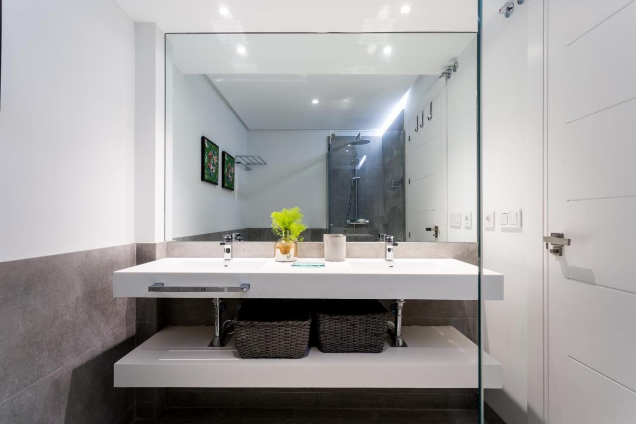 Apartamentos Rg Plaza De Espana セビリア エクステリア 写真