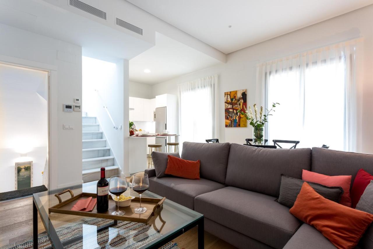 Apartamentos Rg Plaza De Espana セビリア エクステリア 写真