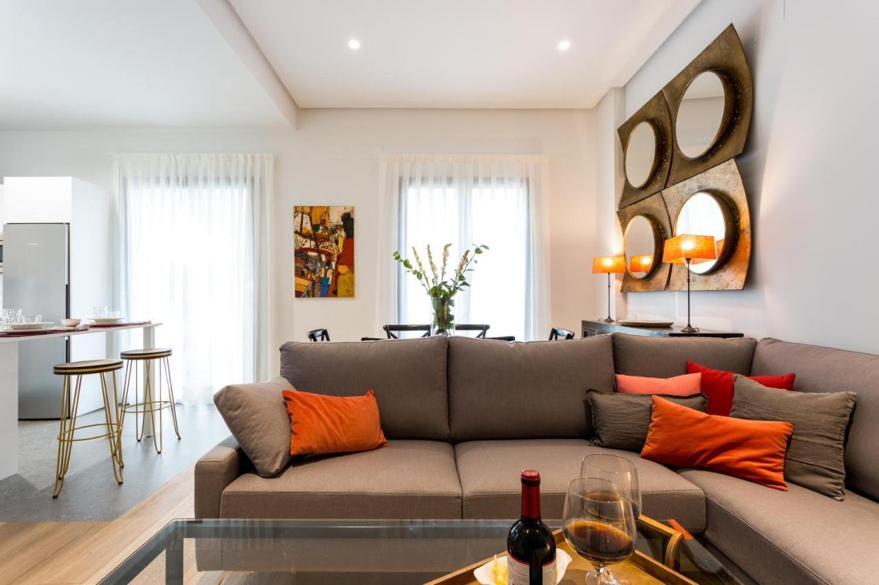 Apartamentos Rg Plaza De Espana セビリア エクステリア 写真